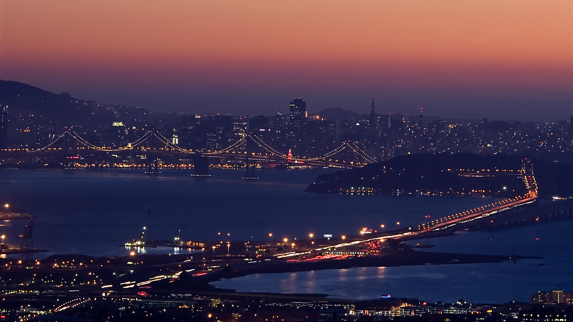 _高空极限跳伞表演:从云端俯瞰人生_,3.9万米高空极限跳伞视频