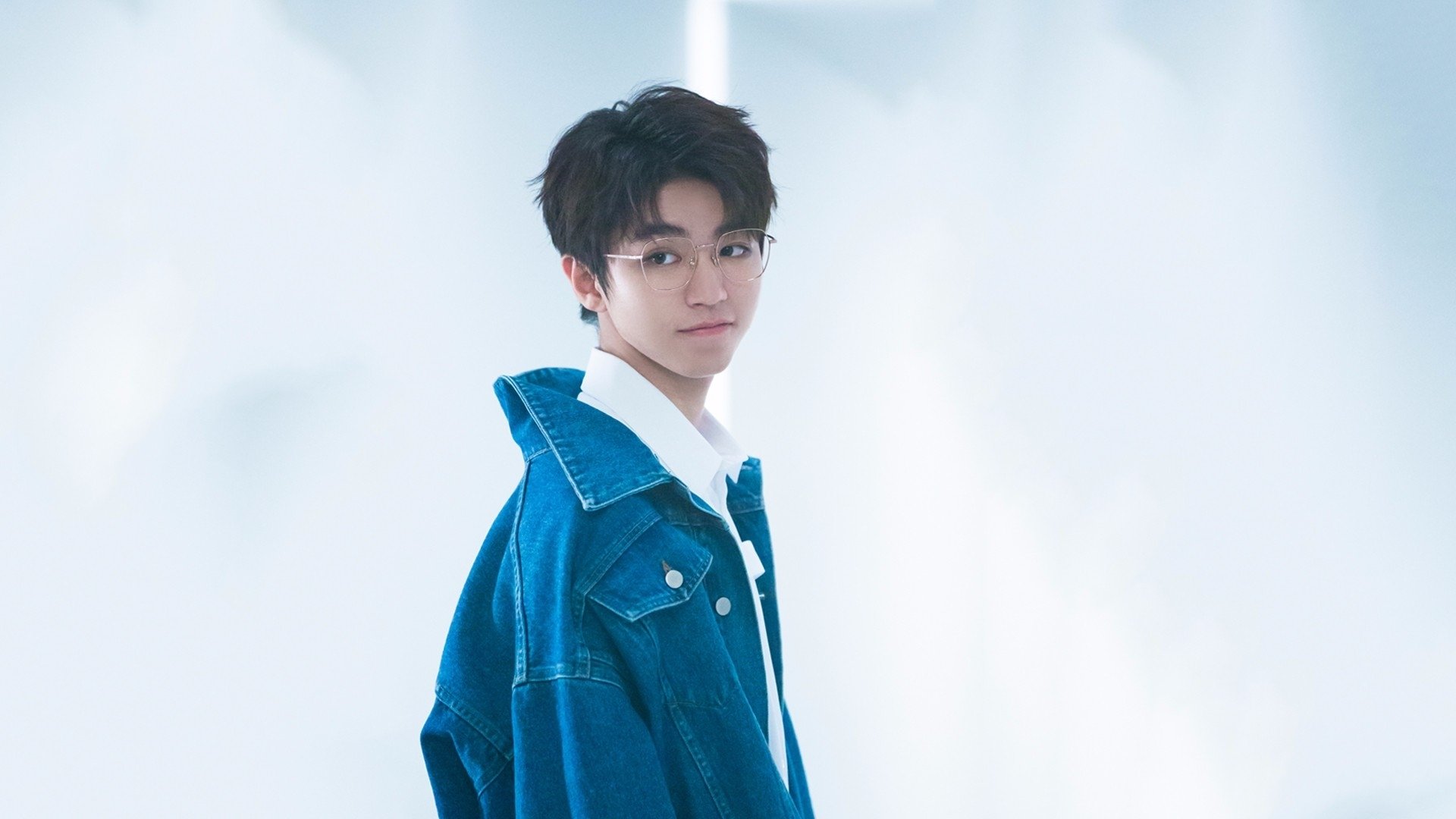 AYX GAMING-大型夜光水上摩托表演，灯火辉煌中的极速狂飙，水上摩托长啥样