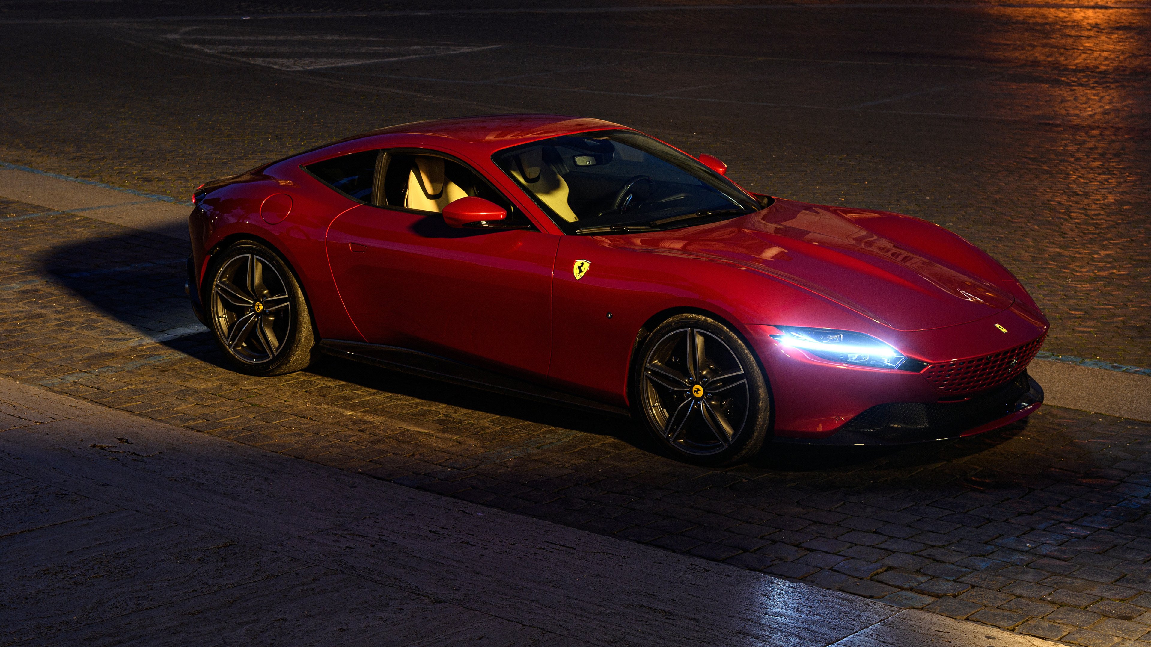 精彩足球比赛中球队展现出强大实力,精彩纷呈的足球比赛