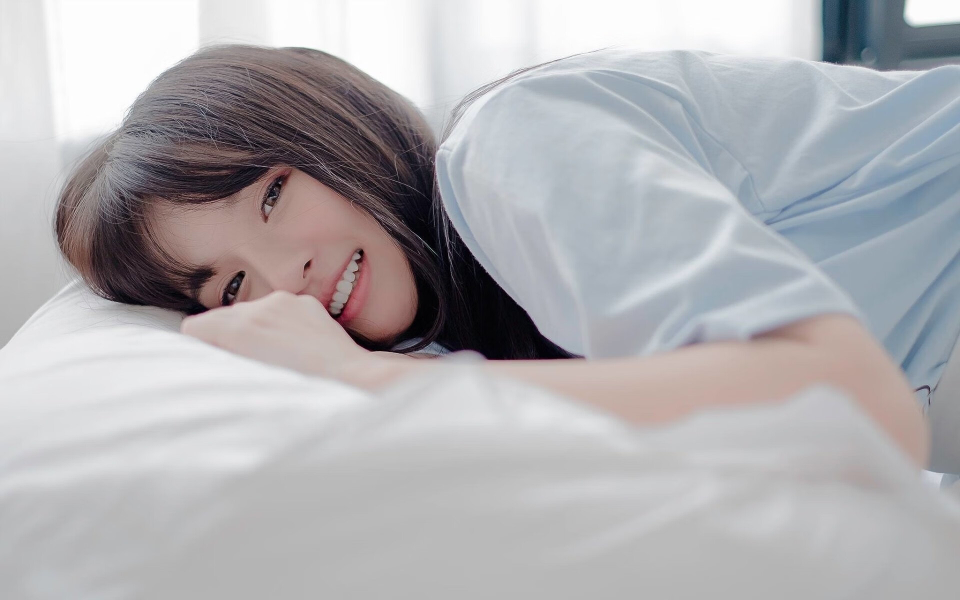 爱游戏 电竞-阿斯顿维拉主场3-2险胜布伦特福德，进攻端火力全开，阿斯顿维拉对布伦特福德比分预测