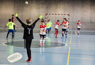 爱游戏-四国蝶泳转身用时差距仅0.07秒，蝶泳转身动作